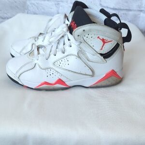 Air Jordan 7 high-top sneakers Size 4